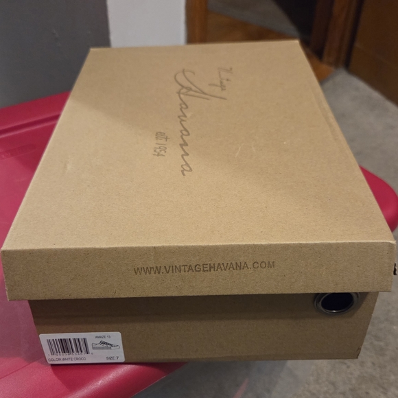 Vintage Havana White and Silver Sneakers with Gold Star - Picture 4 of 5